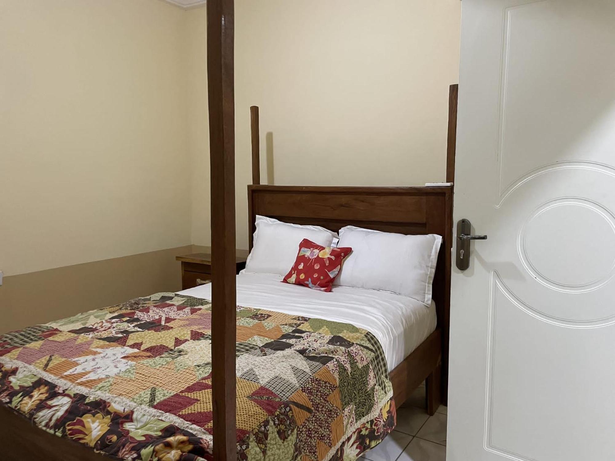 Faith And Grace Guest House Lamin Beretto Extérieur photo