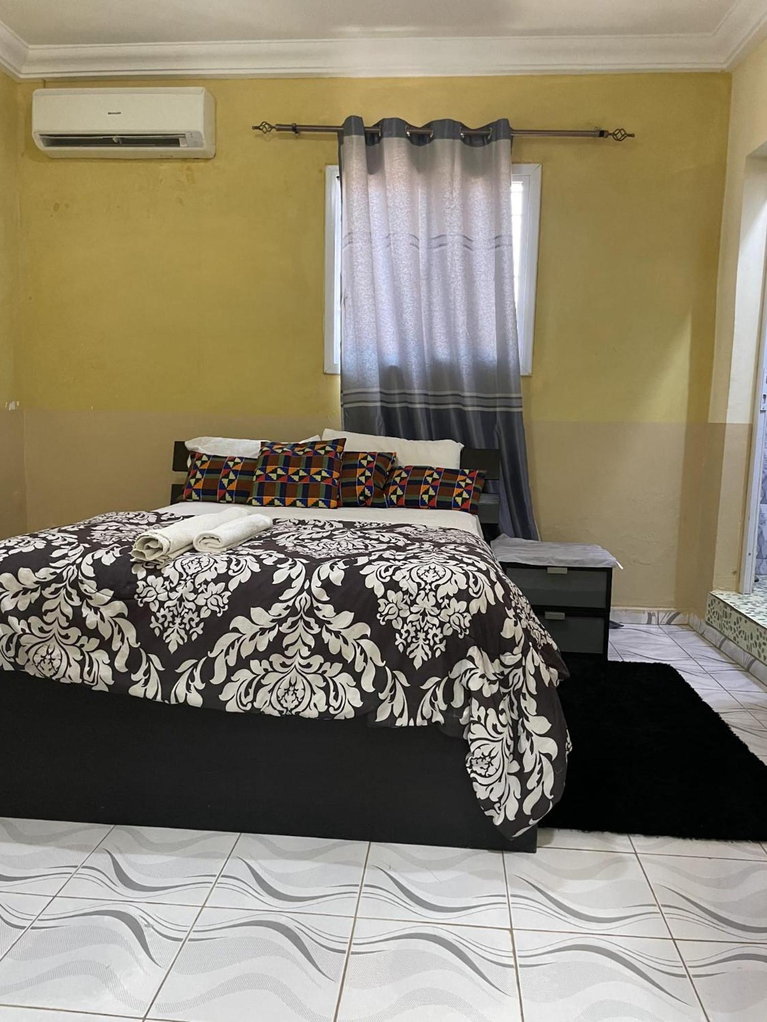 Faith And Grace Guest House Lamin Beretto Extérieur photo